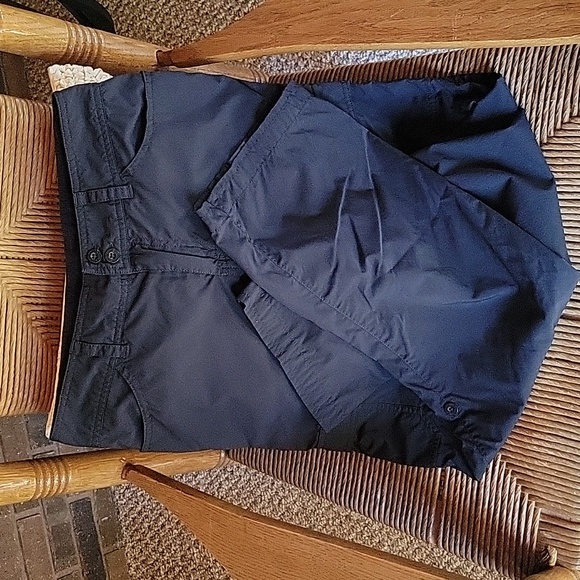 Patagonia black convertible pants, size 2 - Picture 5 of 10